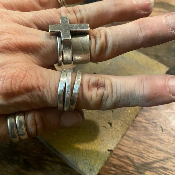 Special order only!! Stack of 3 rustic sterling silver bands / rings - Picture 13 of 14